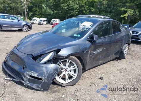 2024 Tesla Model Y Long Range Dual Motor All-Wheel Drive from USA, damaged, VIN 7SAYGDEE5RA225734